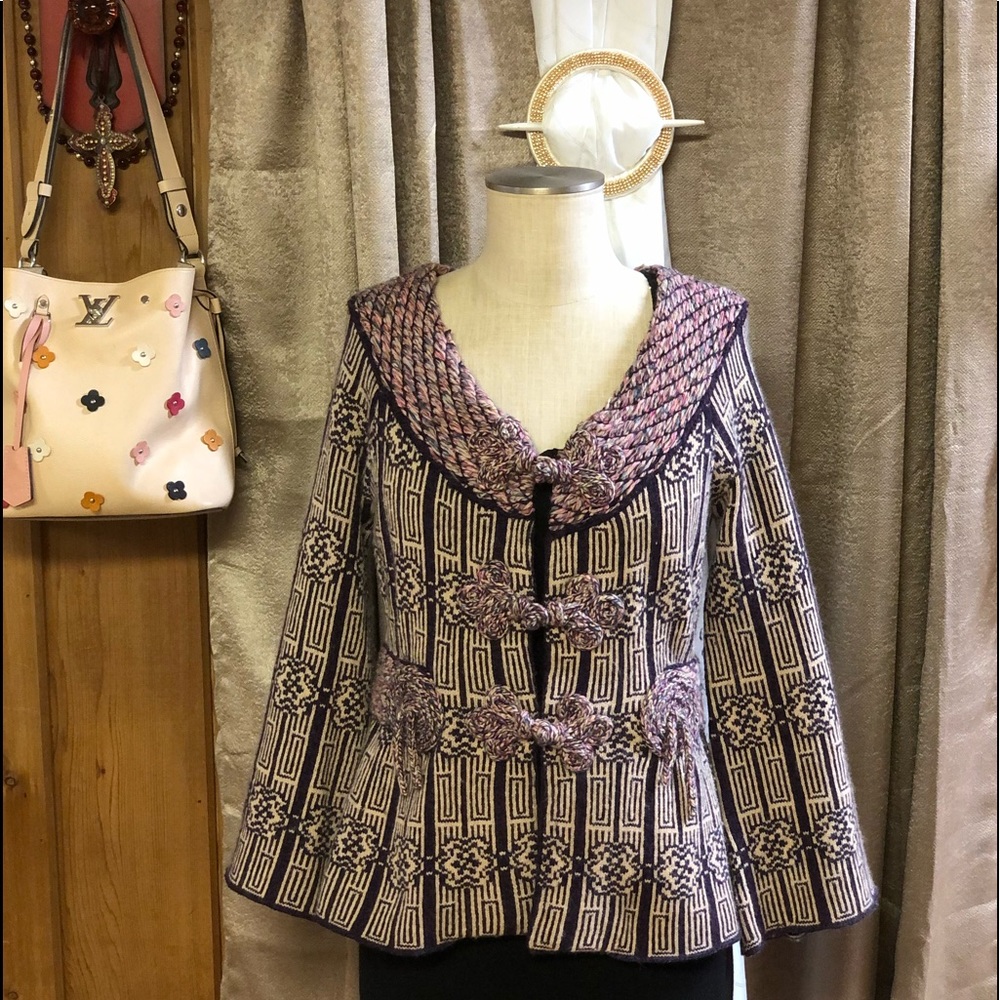 Beautiful Fitted Sweater Jacket